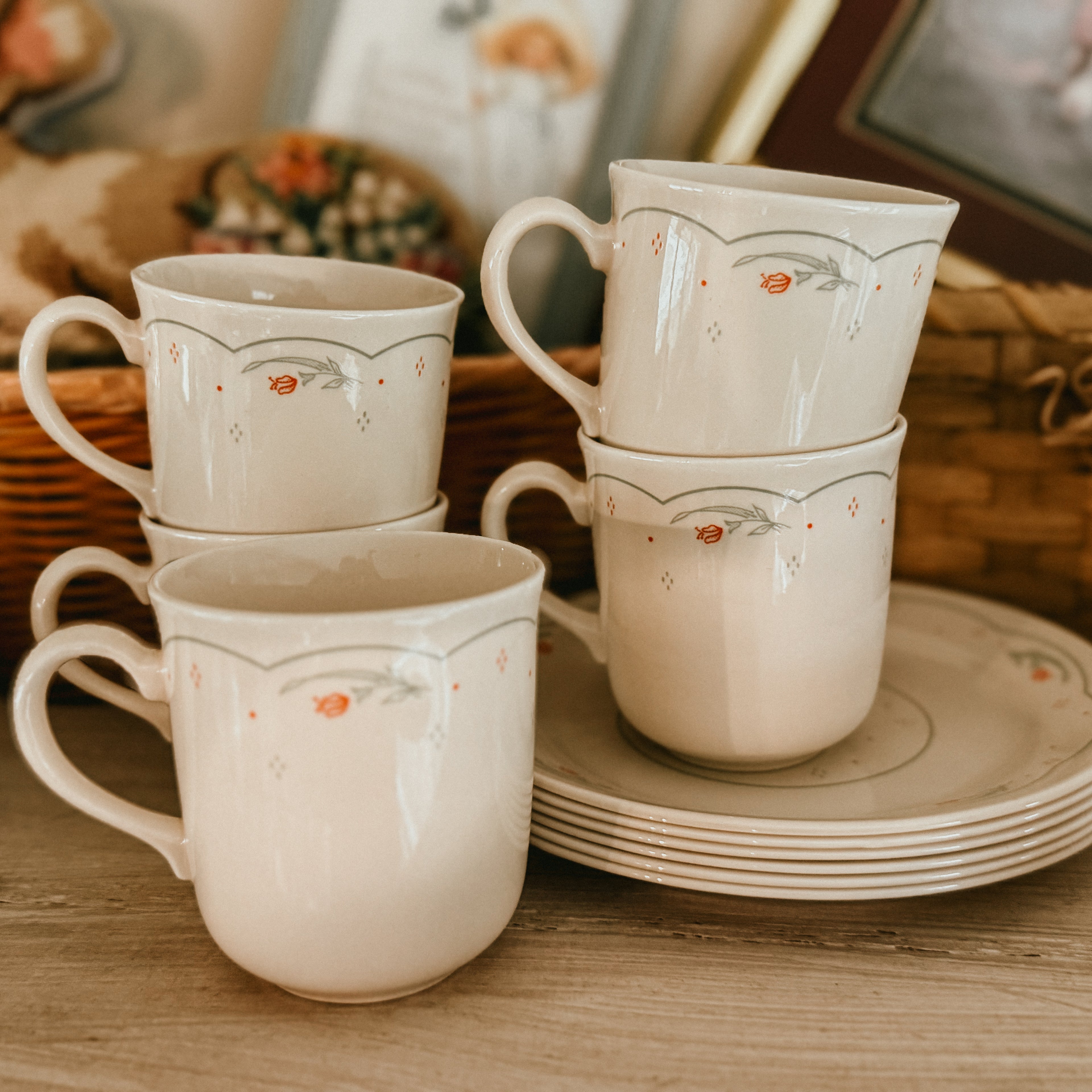 Corelle Calico Rose Vintage Stoneware Set – 10-Piece Set (5 Mugs & 5 Saucers)