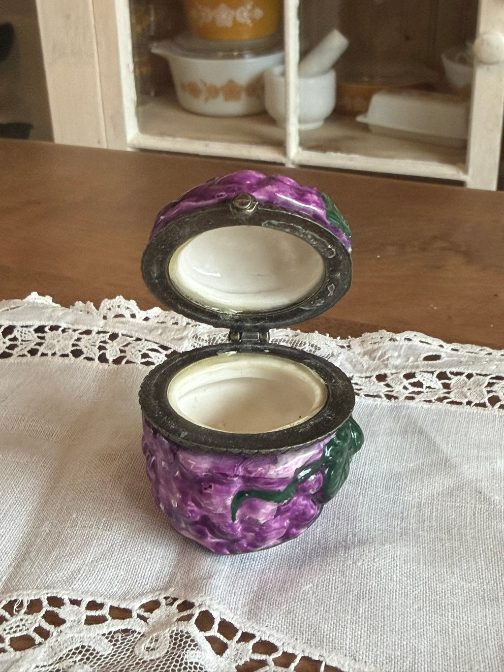 Purple Grape Cluster Hinged Porcelain Trinket Box 1980's - Brass Trim