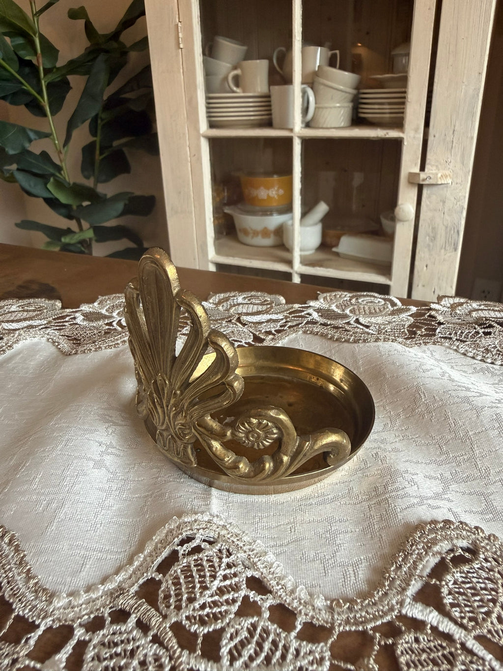 Hollywood Regency Ornate Vintage Brass Pillar Candle Holder – Shell & Scroll Design