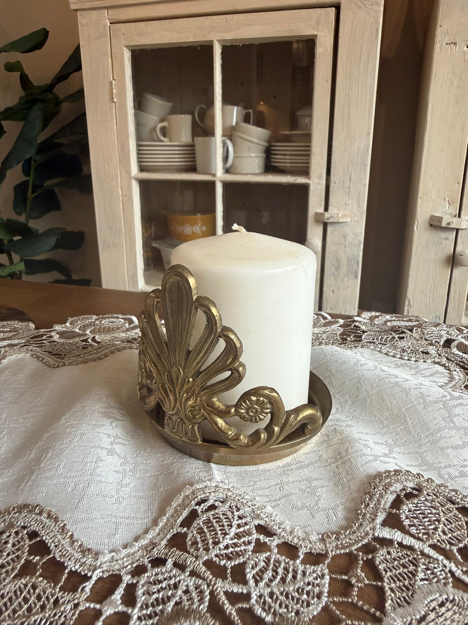 Hollywood Regency Ornate Vintage Brass Pillar Candle Holder – Shell & Scroll Design