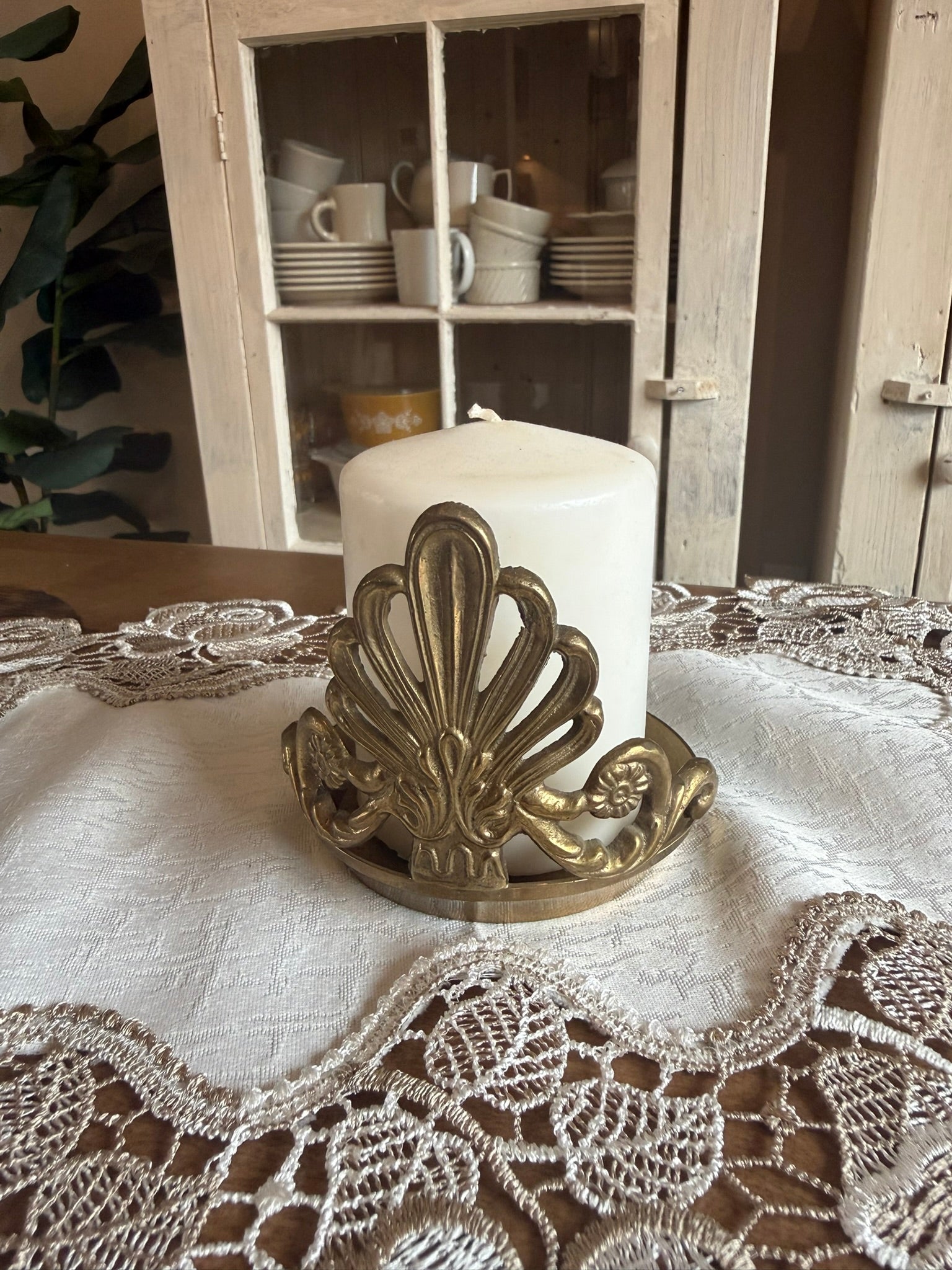 Hollywood Regency Ornate Vintage Brass Pillar Candle Holder – Shell & Scroll Design