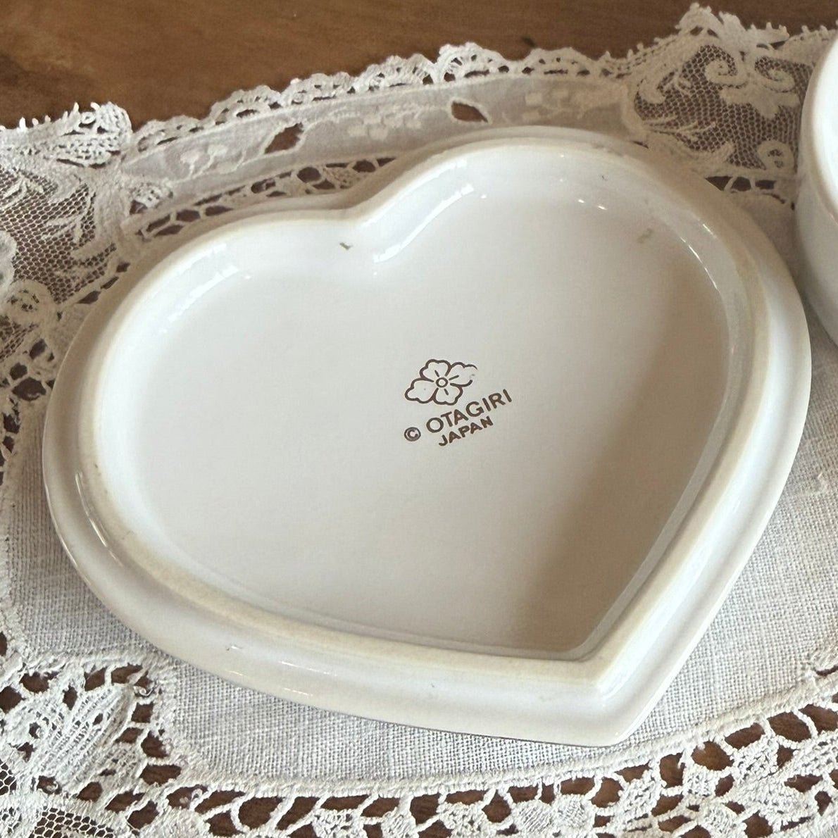 Otagiri Vintage Heart-Shaped Porcelain Tulip Trinket Box