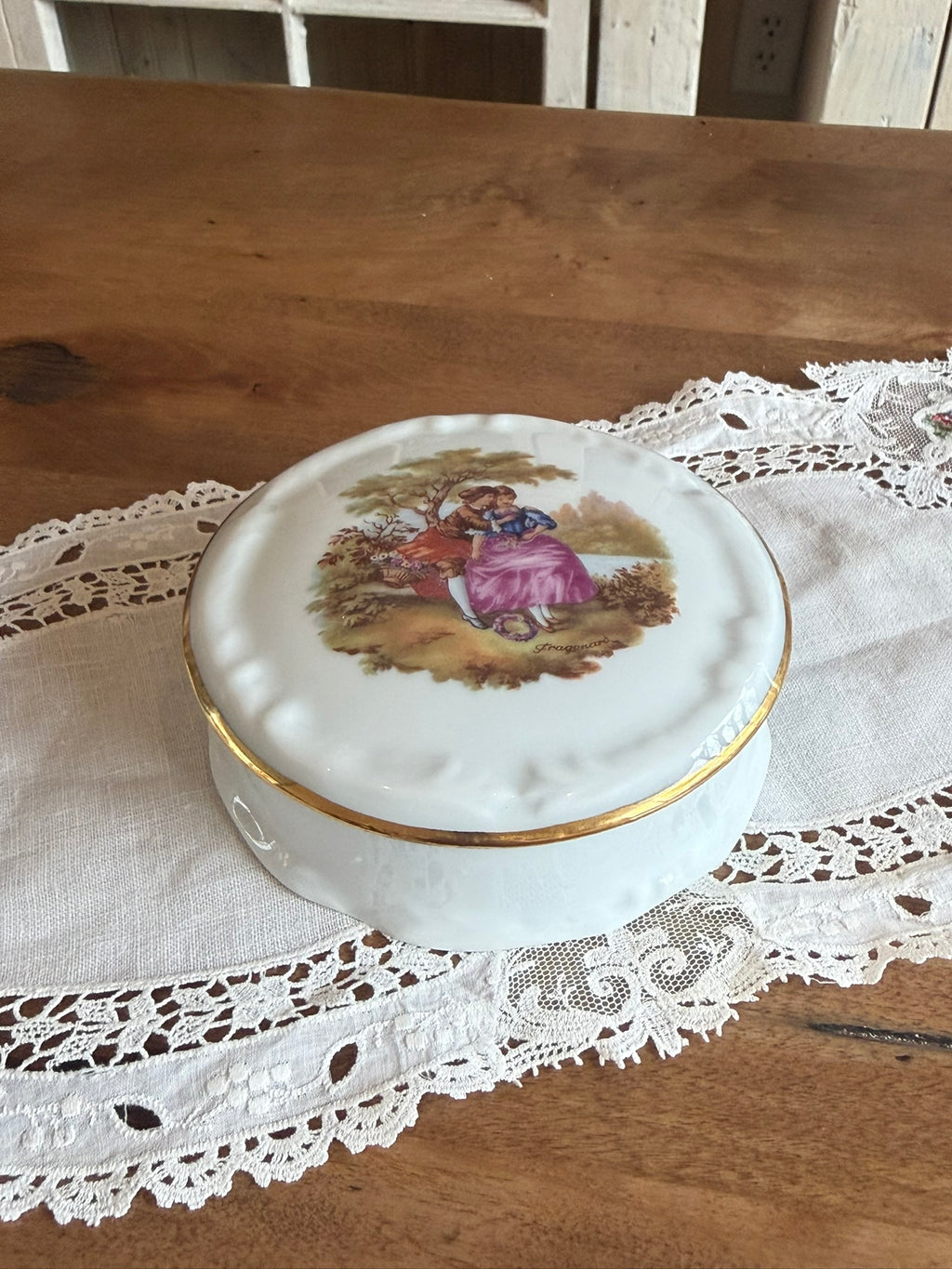 Limoges France Porcelain Round Vintage Trinket Box – Fragonard Courting Couple with Gold Gilt Trim