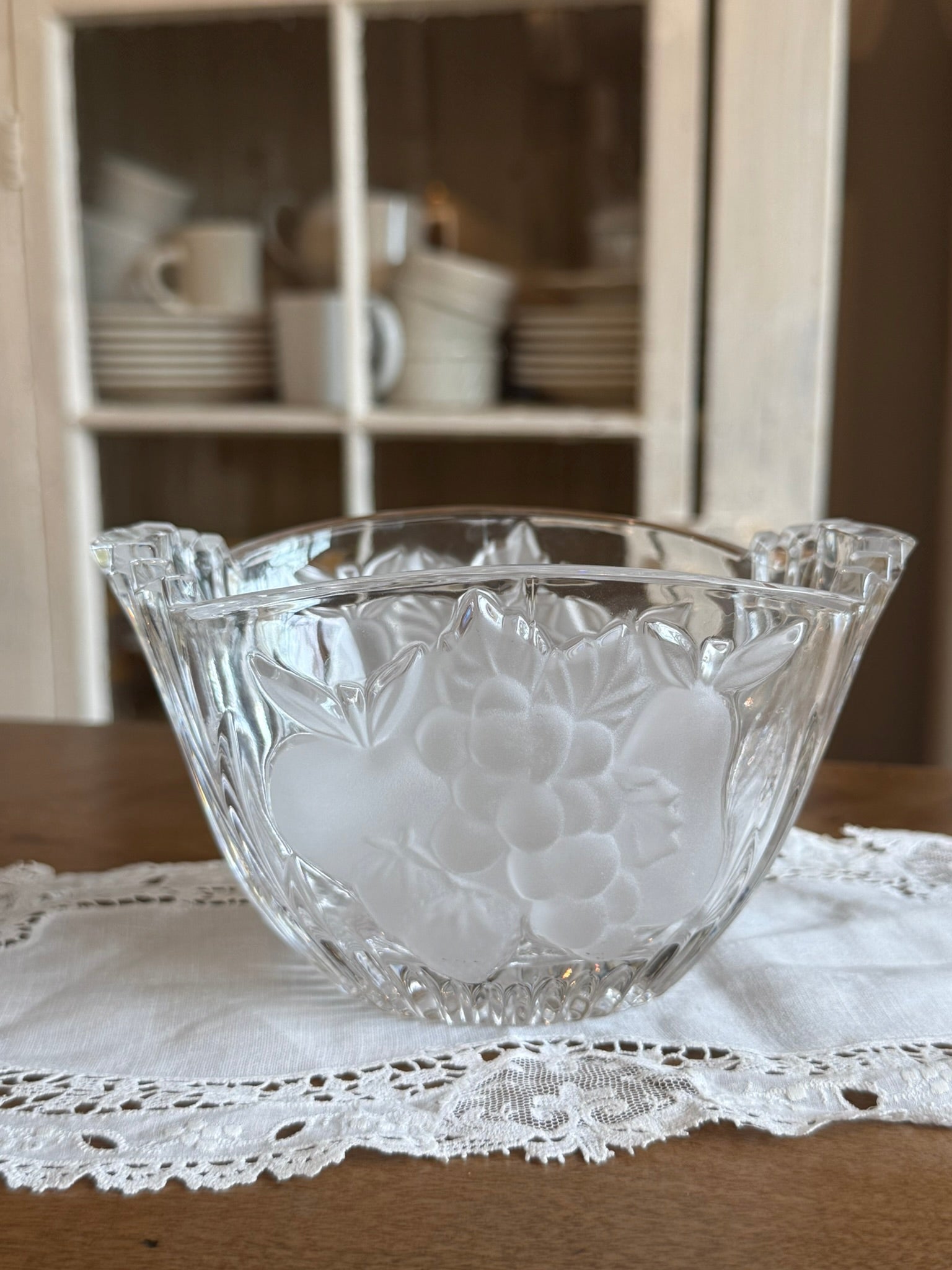 Mikasa Frosted Crystal Grape & Leaf Small Serving Bowl – Handled Art Glass