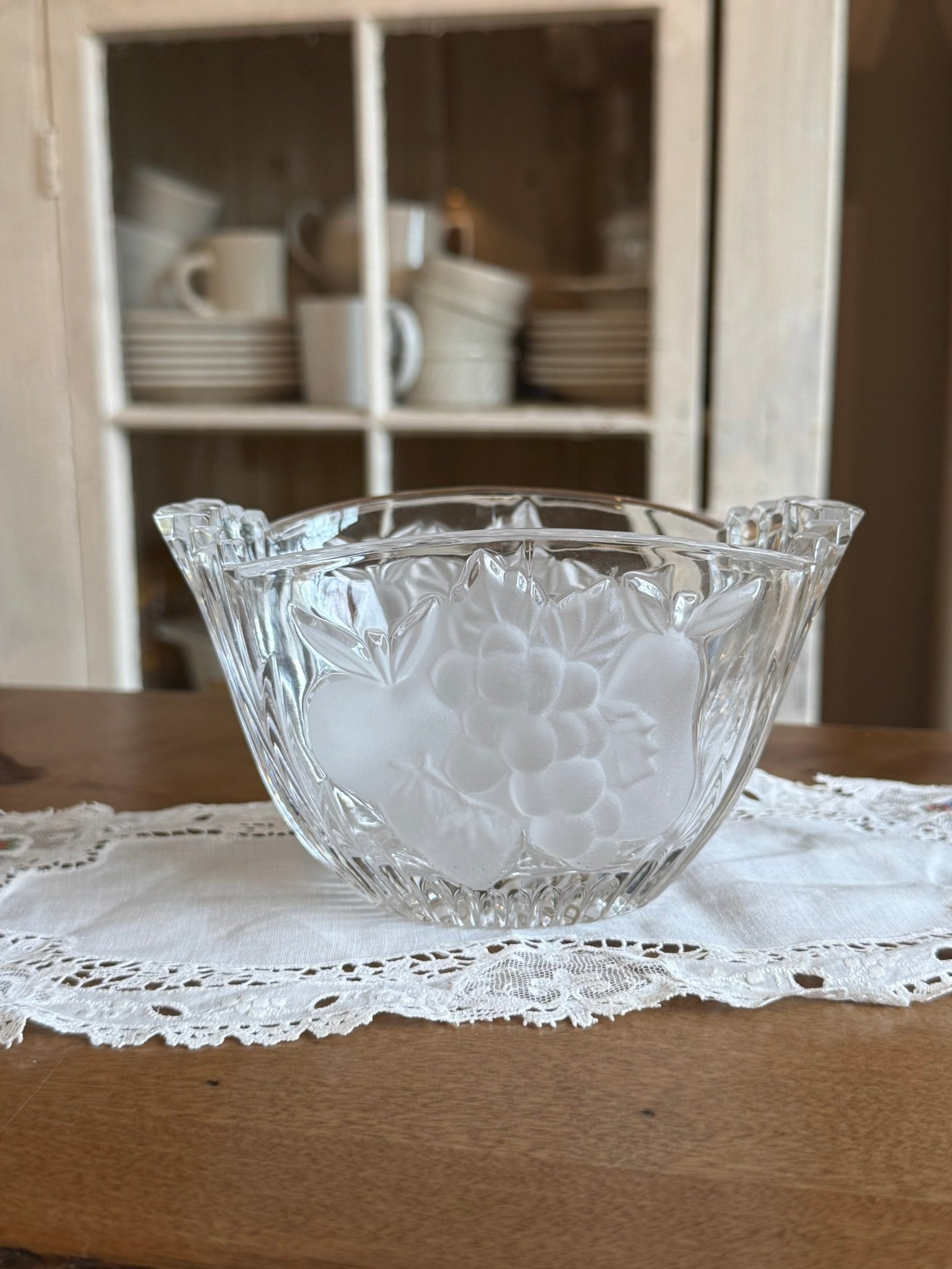 Mikasa Frosted Crystal Grape & Leaf Small Serving Bowl – Handled Art Glass