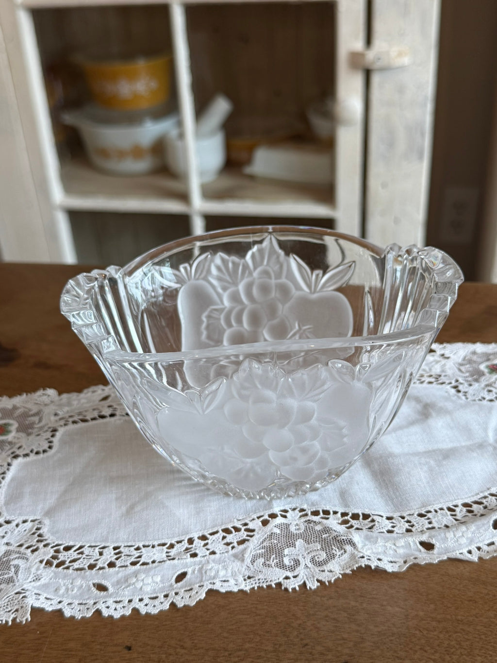 Mikasa Frosted Crystal Grape & Leaf Small Serving Bowl – Handled Art Glass