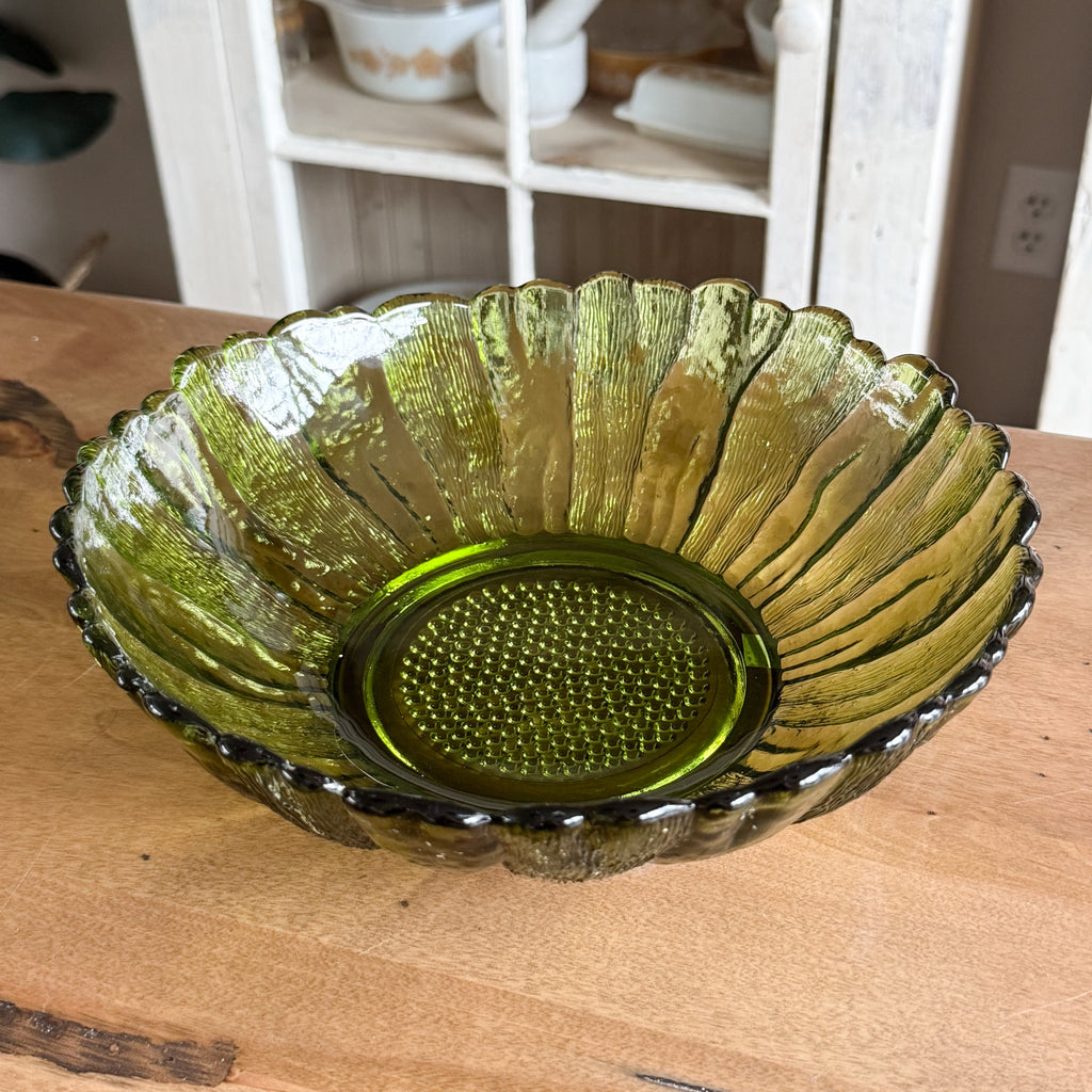 Indiana Glass Avocado Green Sunflower Vintage Serving Bowl – Mid-Century Modern