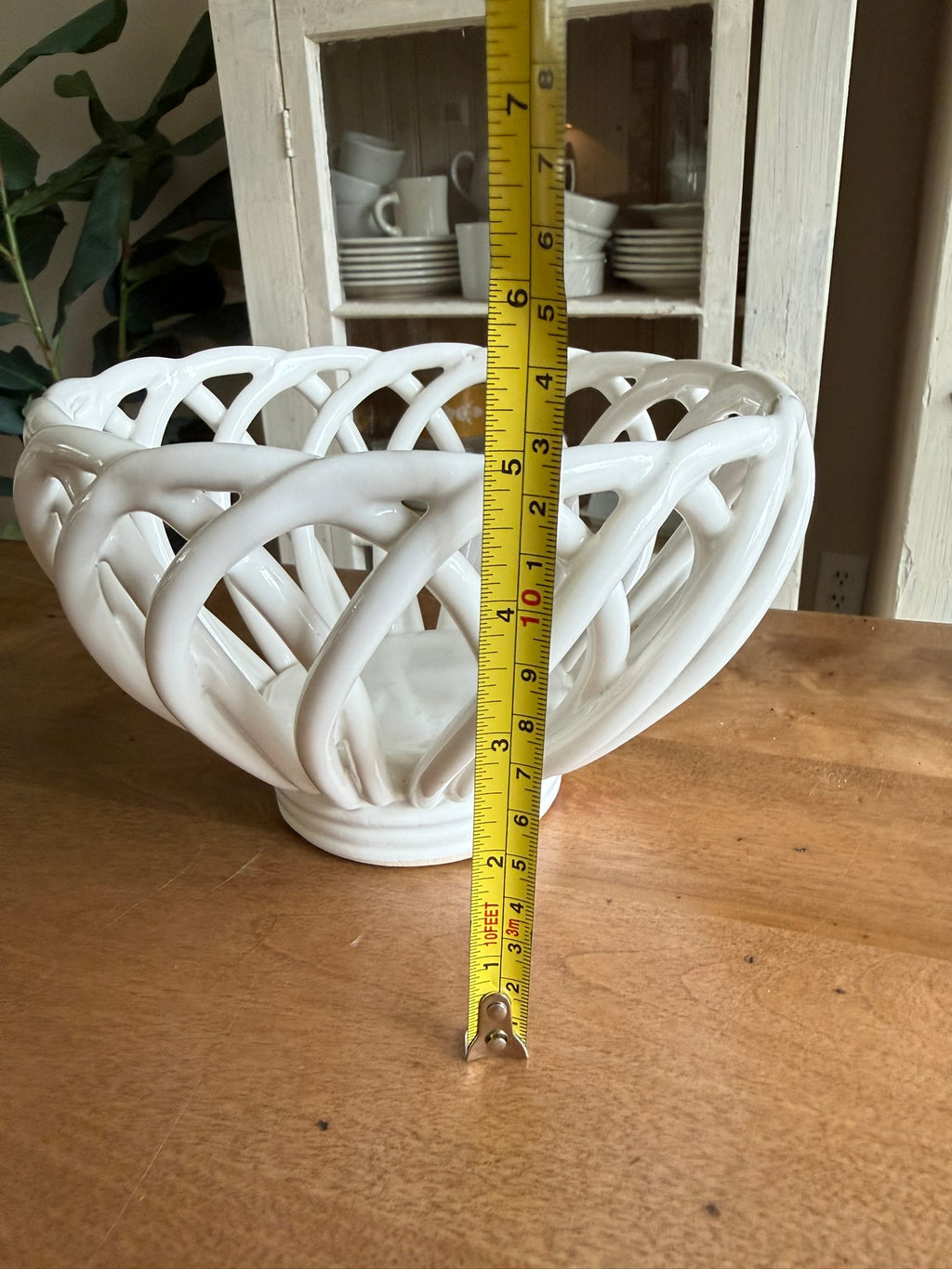 White Woven Vintage Ceramic Basket Bowl – Lattice Bread & Fruit Centerpiece