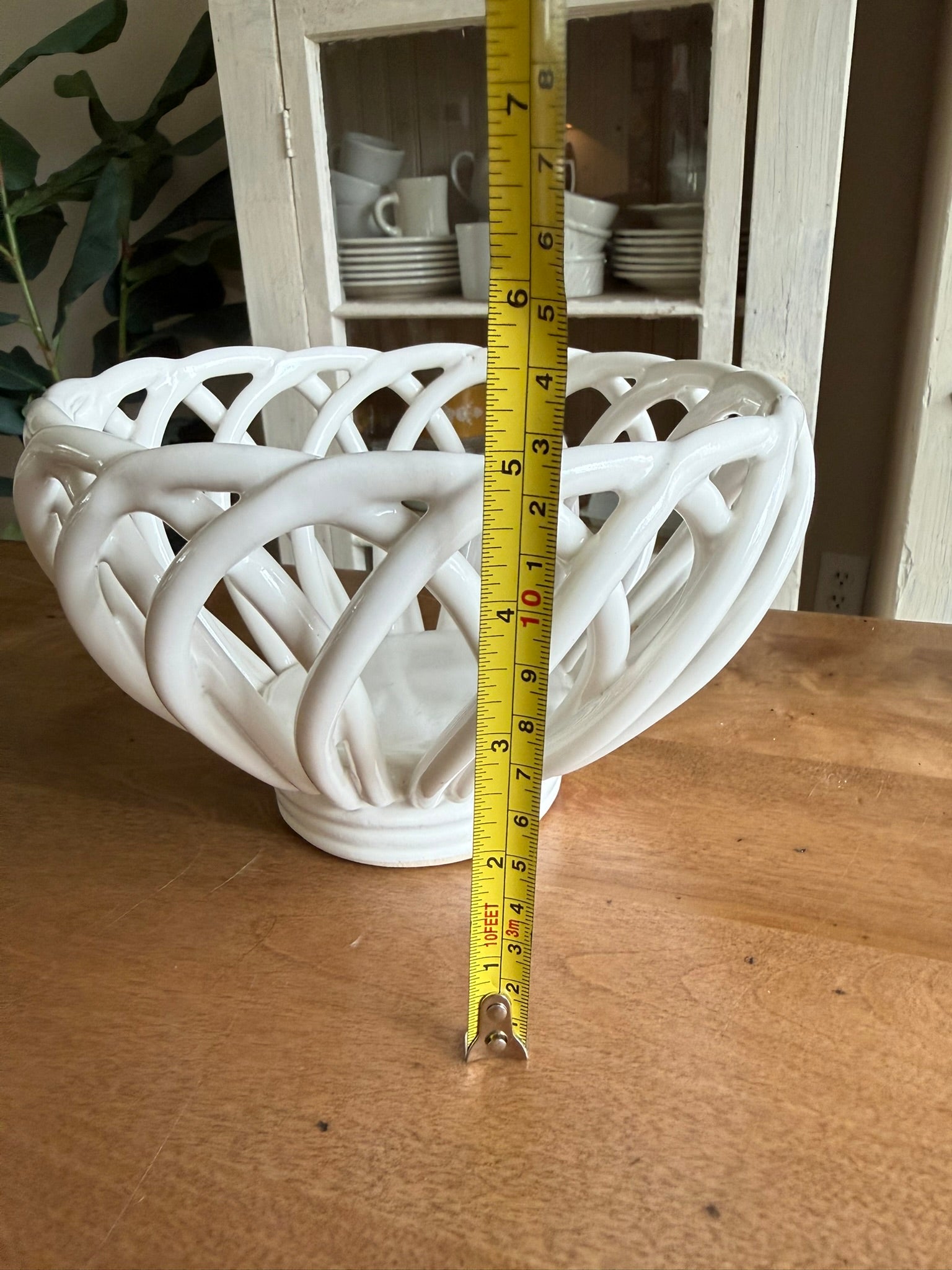 White Woven Vintage Ceramic Basket Bowl – Lattice Bread & Fruit Centerpiece