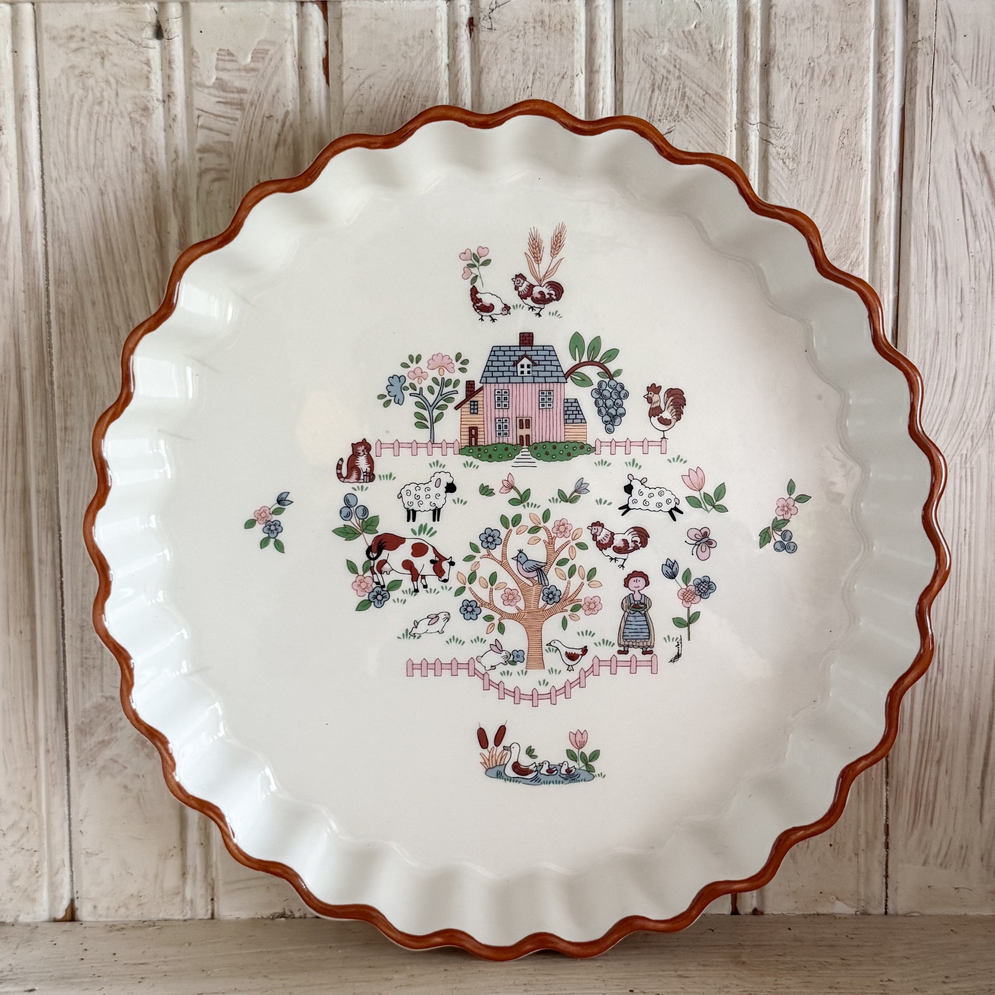 Jamestown China "Country Home" 10-Inch Scalloped Quiche & Pie Baking Dish