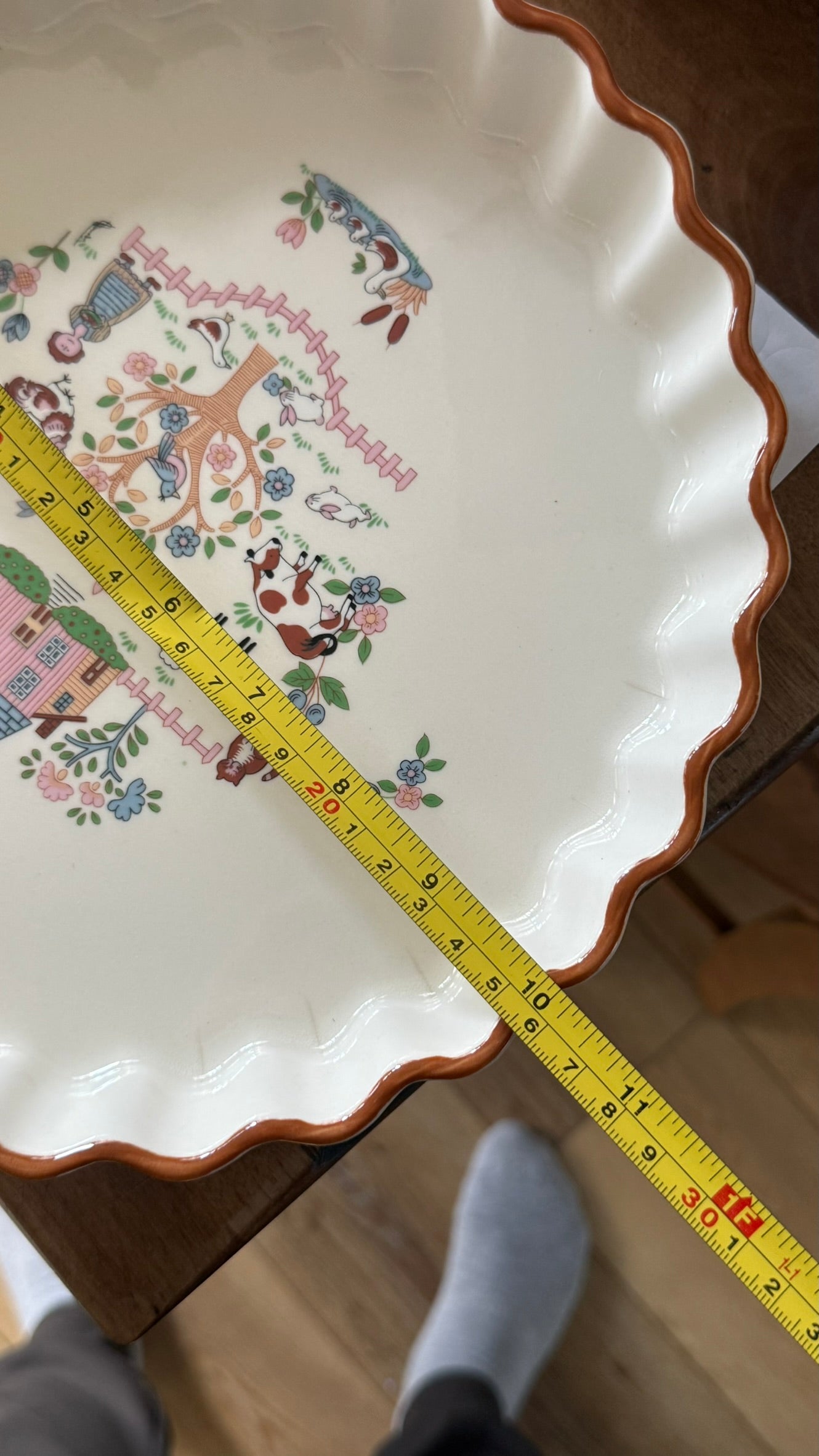 Jamestown China "Country Home" 10-Inch Scalloped Quiche & Pie Baking Dish
