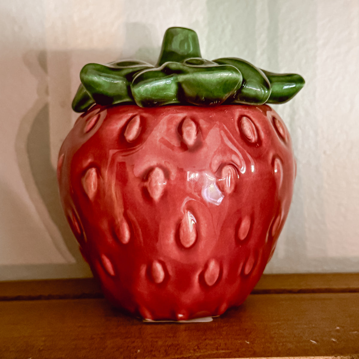 Cemar Vintage California Pottery Strawberry Covered Sugar Bowl – Model 770 Figural Jam Jar