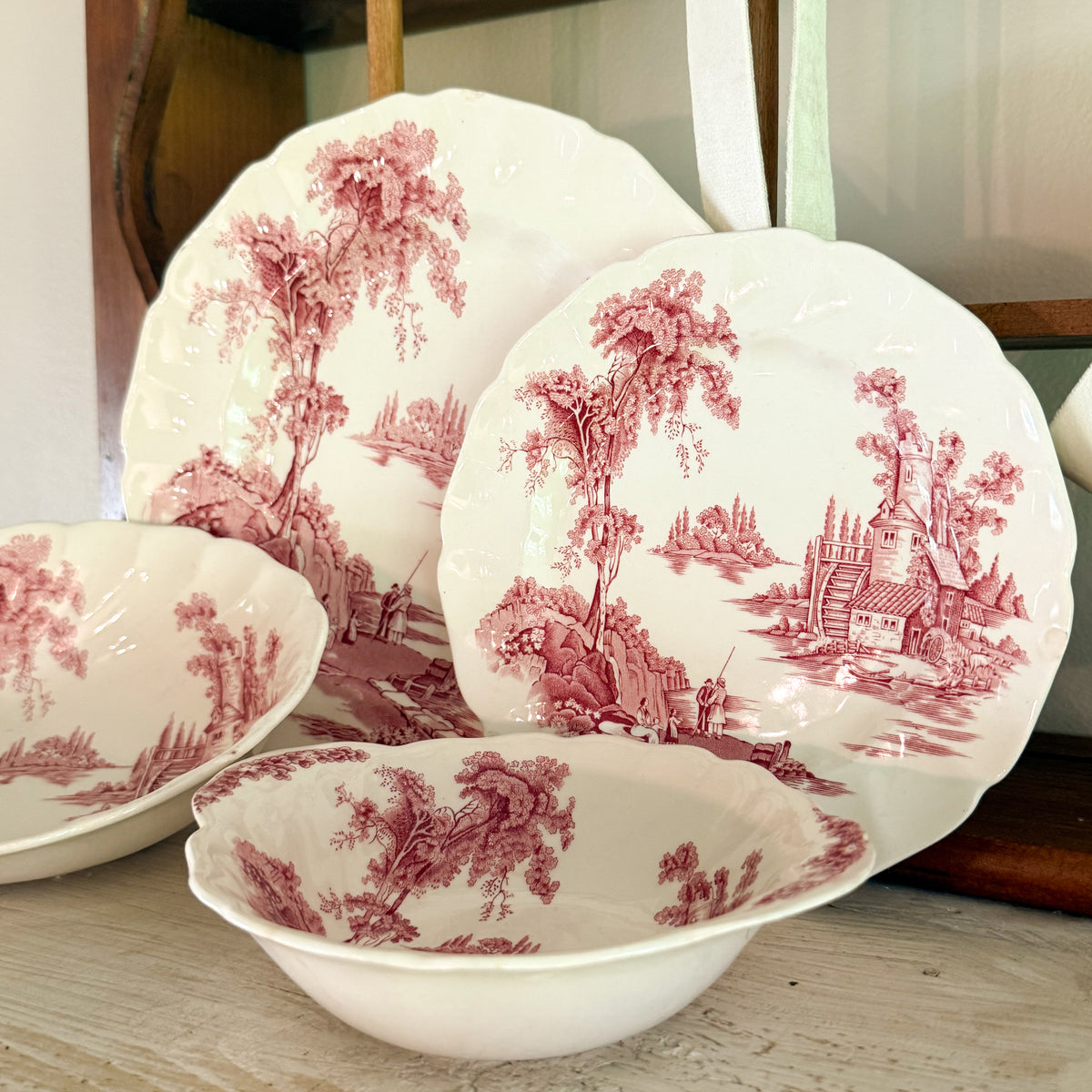 Johnson Brothers "The Old Mill" Pink/Red Transferware Tableware – 4-Piece English Ironstone Starter Set