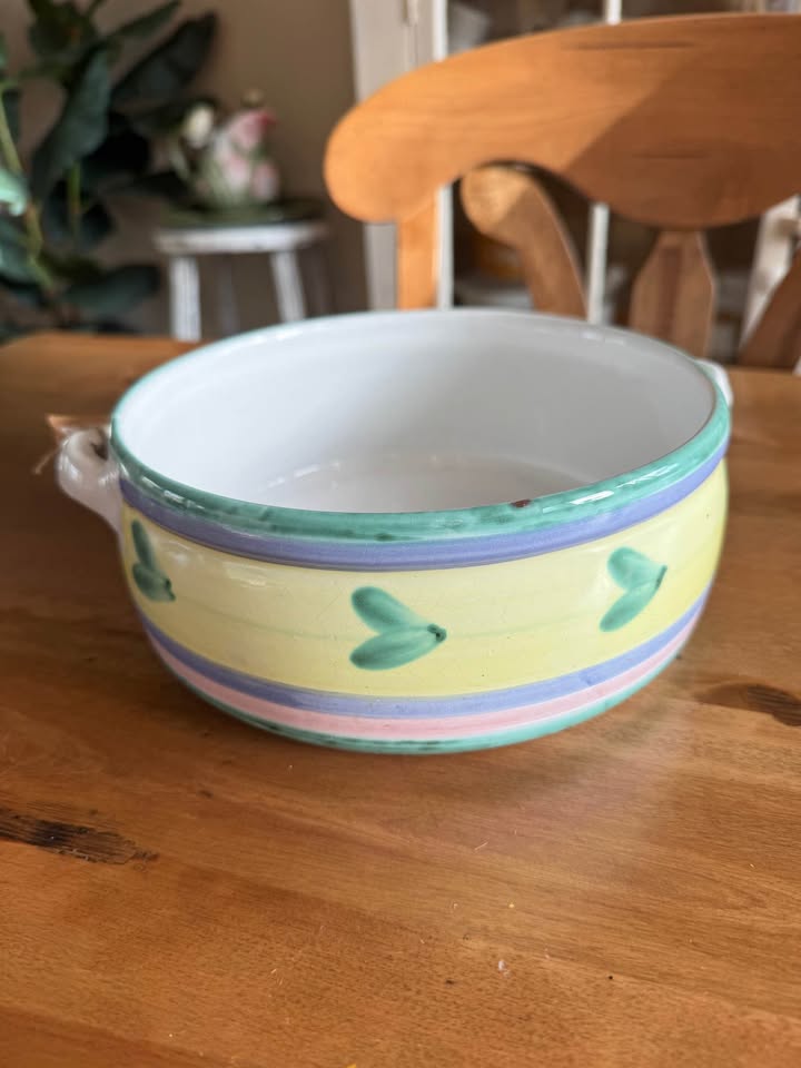 Caleca Italy Vintage Hand-Painted Serving Bowl – Green Heart & Pastel Banding